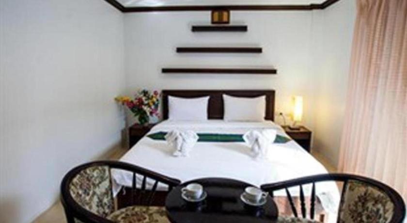 Triple Rund Place Hotel Patong Exterior photo