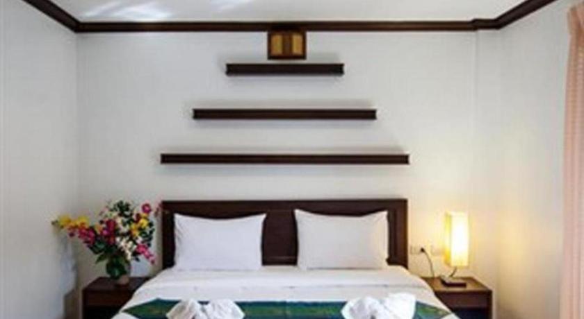 Triple Rund Place Hotel Patong Exterior photo