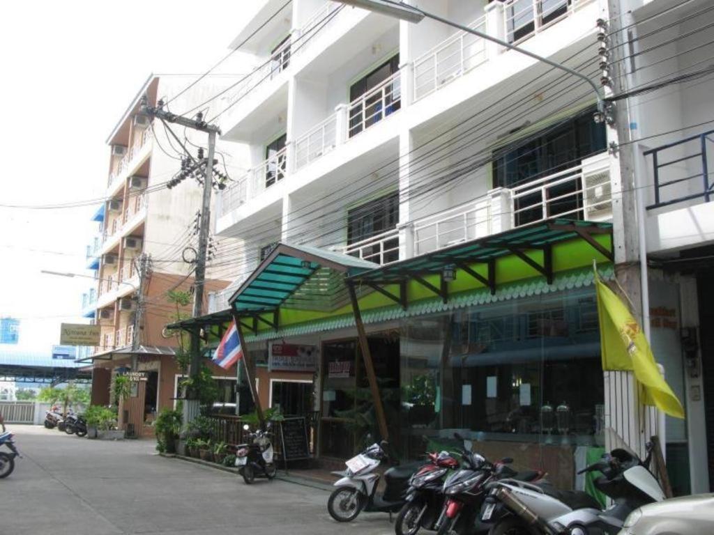 Triple Rund Place Hotel Patong Exterior photo